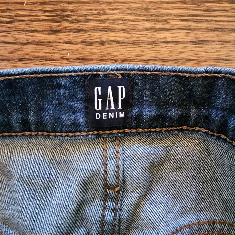 5" High Rise Gap Shorts - Picture 2 of 5